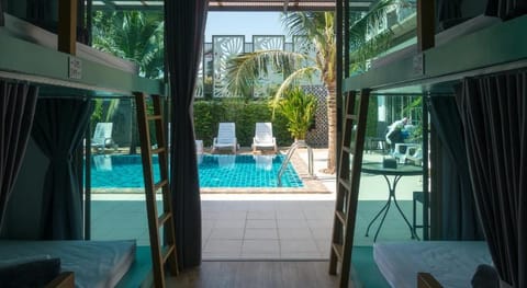 The Snug Airportel Hotel in Mai Khao