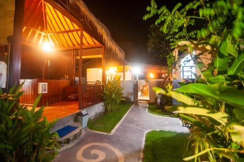 Jona Bungalow Campground/
RV Resort in Nusapenida