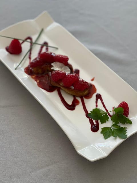 Logis Hostellerie Le Chatel Nangis Hotel in Île-de-France