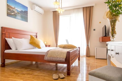 Villa DiEden Bed and Breakfast in Budva