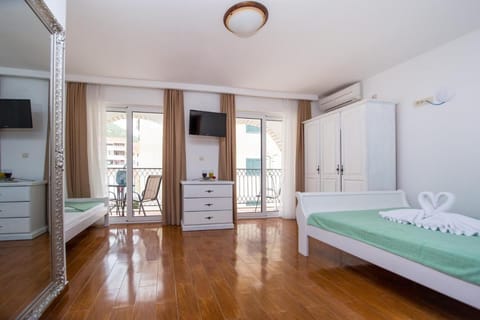 Villa DiEden Bed and Breakfast in Budva