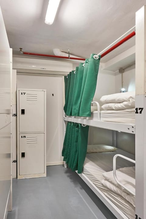 Hola Hostal Collblanc Hostel in L'Hospitalet de Llobregat