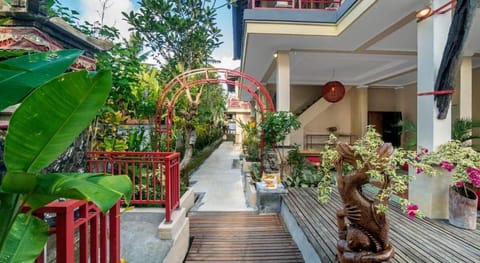 Metteyya Guesthouse Bed and Breakfast in Ubud