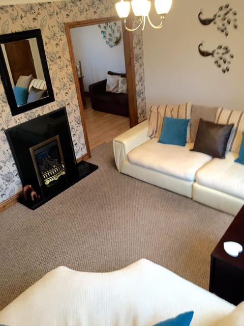 Budget Accommodation Min from M1/ 31  Free Parking Vacation rental in England