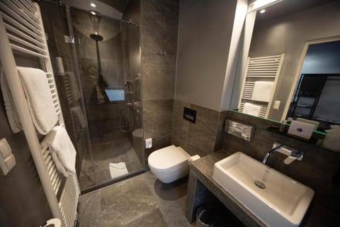 Hôtel JJ32 Confort moderne près de la Gare Centrale de Luxembourg Hotel in Luxembourg