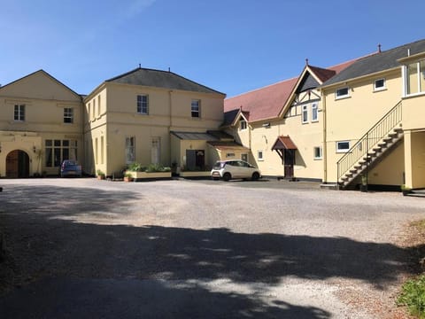 Kingswear Park Club with Swimming Pool & Spa Apartment in Dartmouth