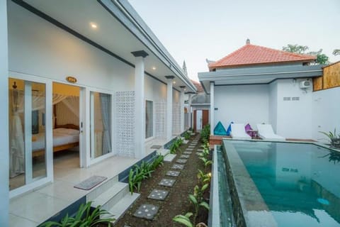 Kubu Carik Guest House Seminyak Hotel in Kuta