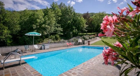 Villa in Tuscany with Private Pool and Hill View Villa in Umbria
