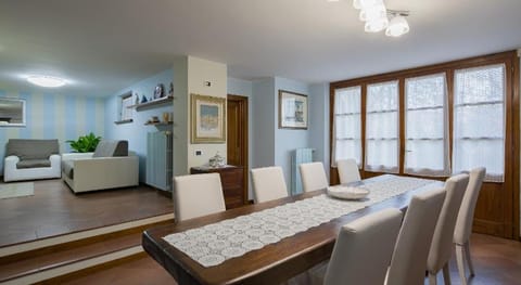 Villa in Tuscany with Private Pool and Hill View Villa in Umbria