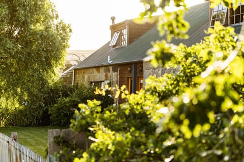 Daisy Bank Cottages Bed and Breakfast in Tasmania