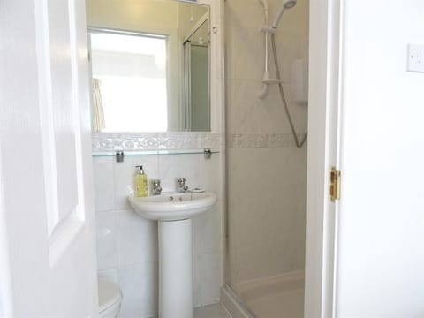 Honey Lodge Bed and Breakfast in Poole