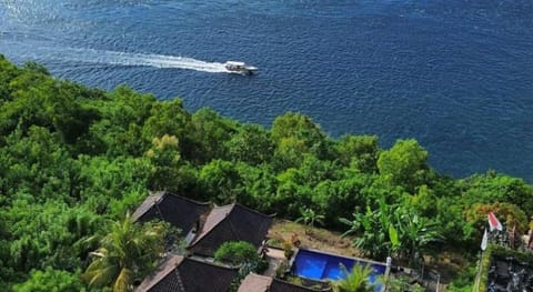 Prasi Sunset Bungalow Campground/ 
RV Resort in Nusapenida