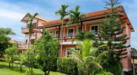 Lanta School Beach Resort Hotel in Sala Dan