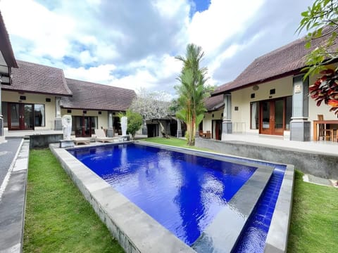 Urbanview Hotel Lilis Cempaka Mas Guesthouse Hotel in North Kuta