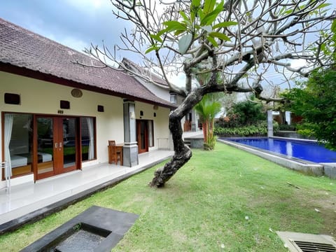 Urbanview Hotel Lilis Cempaka Mas Guesthouse Hotel in North Kuta