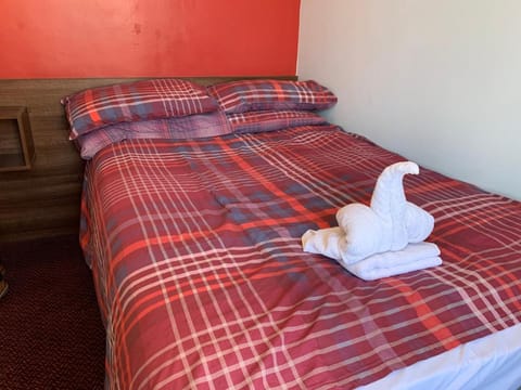 Swandown Hotel Bed and Breakfast in Swindon