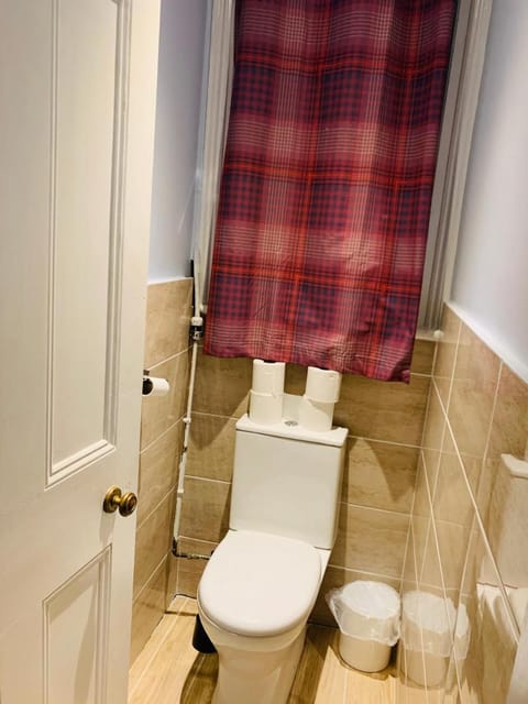 Swandown Hotel Bed and Breakfast in Swindon