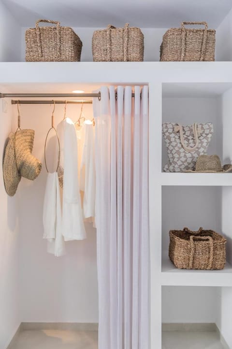 The 360° Caldera view house by Caldera Houses Villa in Imerovigli