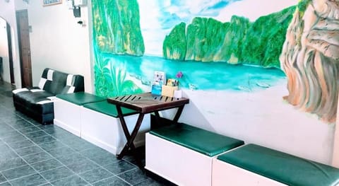 Golden Bee Phi Phi Hotel in Krabi Changwat