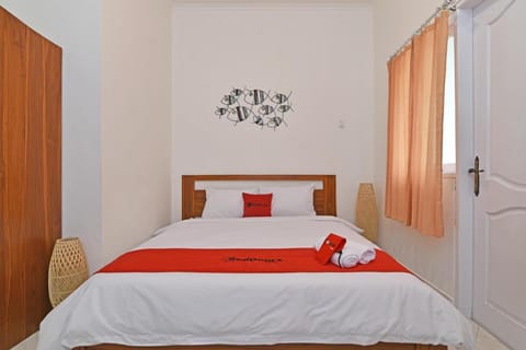 RedDoorz @ Jalan Gatot Subroto Denpasar Bed and Breakfast in Denpasar