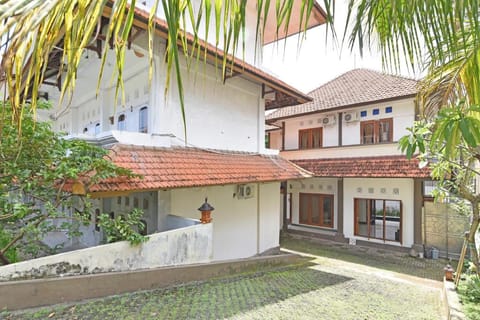 RedDoorz @ Jalan Gatot Subroto Denpasar Bed and Breakfast in Denpasar