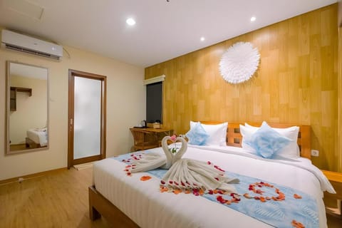 Caroline Guest House Bed and Breakfast in North Kuta