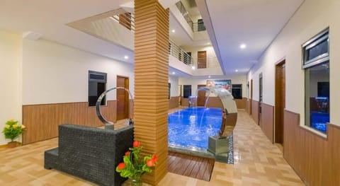 Caroline Guest House Bed and Breakfast in North Kuta