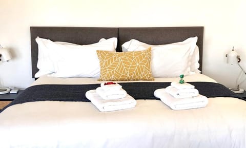 Karee Manor Guesthouse Bed and Breakfast in Western Cape