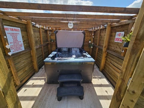 Standing Stones Lodge Hotel in Belfast