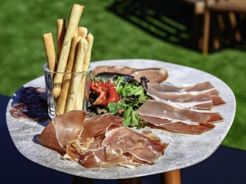 Novotel Saint-Etienne Centre Gare Chateaucreux Hotel in Saint-Étienne