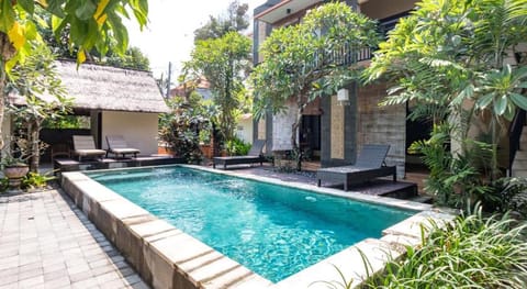 Eddys Cottages Bed and Breakfast in Kuta