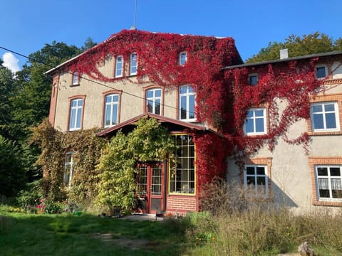 Alt Krassow Lakeside Retreat Apartment in Mecklenburgische Seenplatte