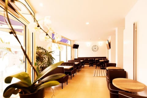 Le Theatre Hotel in Suresnes