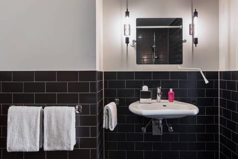 Moxy Frankfurt Airport Kelsterbach Hotel in Frankfurt