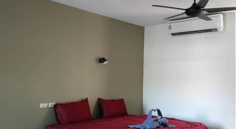 Spy Home Hotel in Khuekkhak