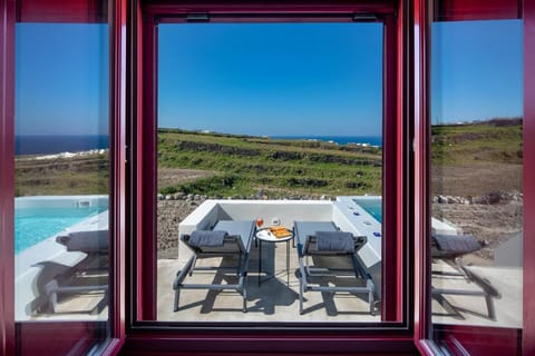 Aplada Suites Hotel in Oia