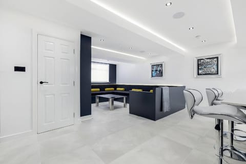 Wellington Suites by Sasco Apartments Apartment in Blackpool