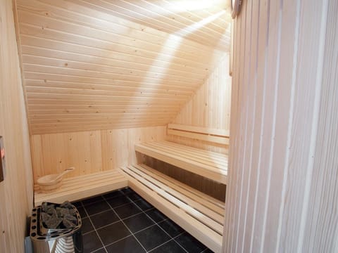 Villa with bubble bath, solarium and fireplace Villa in Vulkaneifel