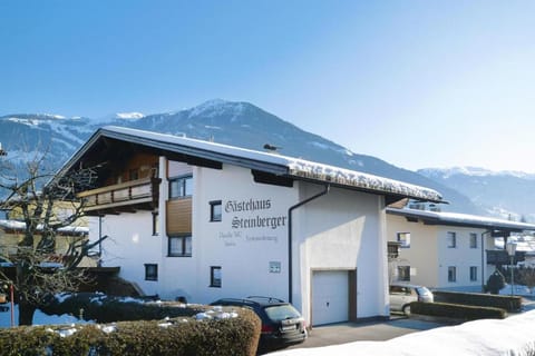 Country House in Zillertal near Spieljochbahn Apartment in Uderns