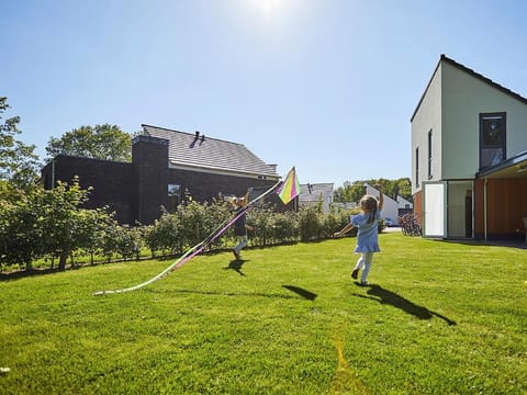 Bungalow in Limburg with Gourmet Kitchen Villa in Roggel