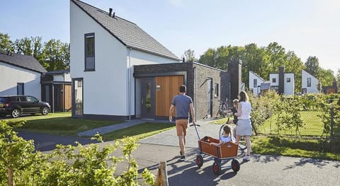 Spacious, modern and child-friendly villa in Limburg Villa in Roggel