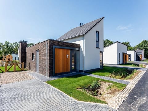 Spacious, modern and child-friendly villa in Limburg Villa in Roggel