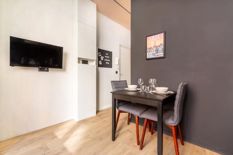 Au Chat Qui Dort Lille - Magasin Apartment in Lille