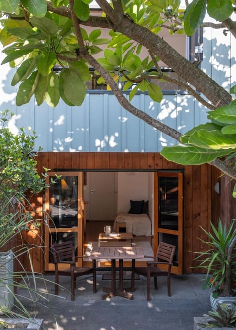 Bow Street Apartments & Cottage Motel in Raglan