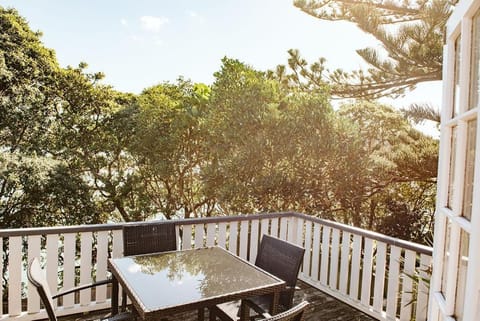 Bow Street Apartments & Cottage Motel in Raglan