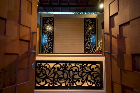 Bisma suite - cozy room near 66 Beach Legian Apartment in Kuta