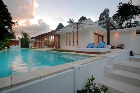 A Complex of Villas & Apartments in Ubud Hotel in Abiansemal