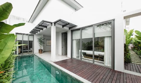 Gorgeous 2 BR Villa with Private Pool in Legian Villa in Kuta