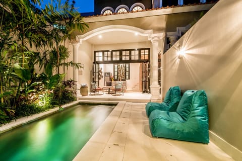 Central 1 BR Villa 5 min walk to Seminyak Beach Villa in Kuta