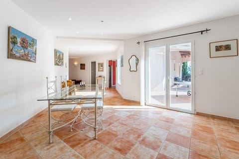 Villa Eléonore - plage à pied vue mer piscine sans vis-à-vis jardin 3600m² - Ted Home Villa in La Ciotat